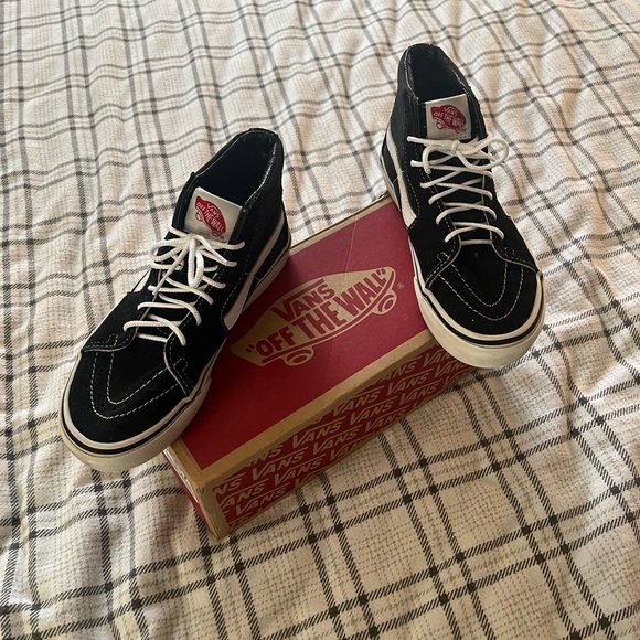 VANS Sk8-Hi shoes - Picture 2 of 9